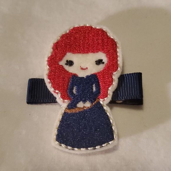 NEW DISNEY'S PRINCESS MERIDA FELT HAIR CLIPPY - Picture 1 of 2